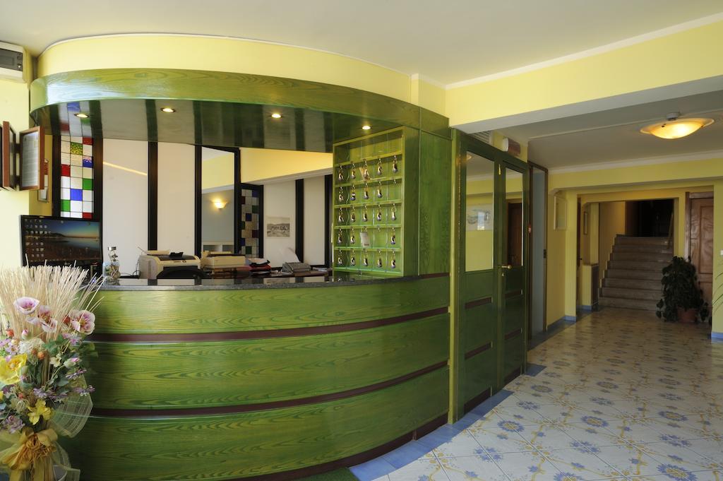 Hotel Delfino Лайгуэлья Экстерьер фото