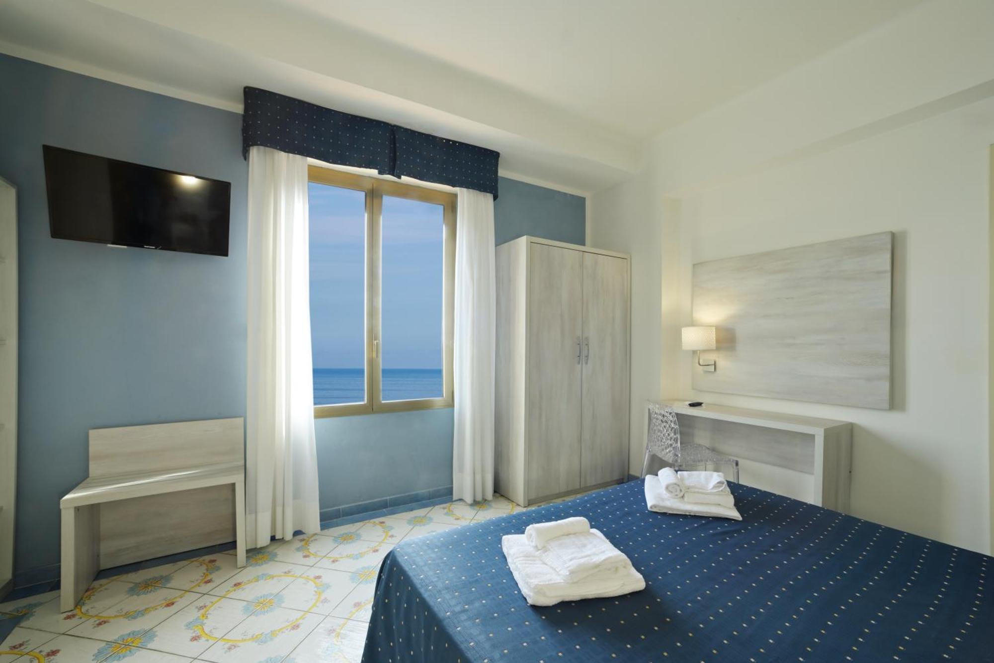 Hotel Delfino Лайгуэлья Экстерьер фото