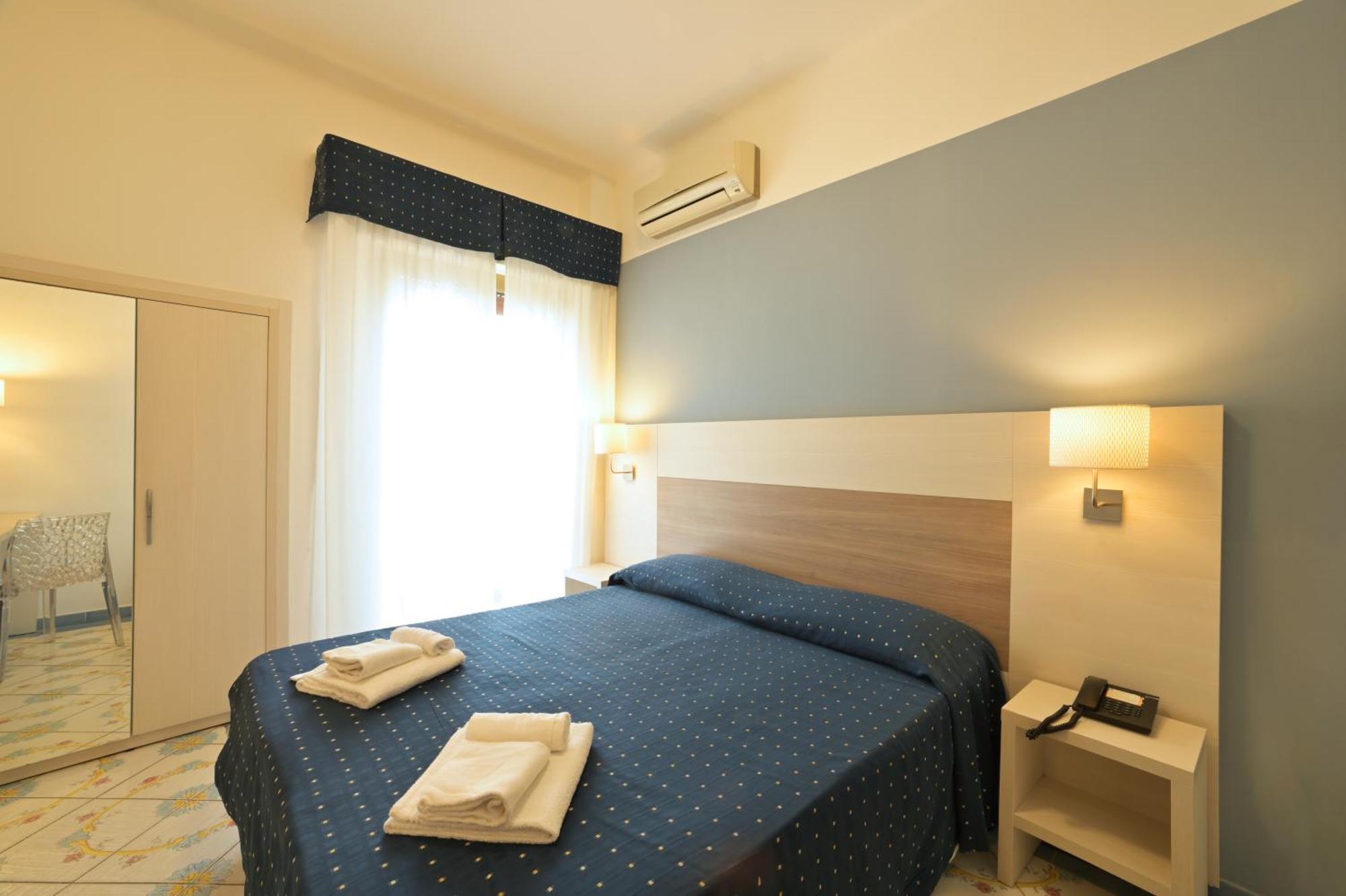 Hotel Delfino Лайгуэлья Экстерьер фото