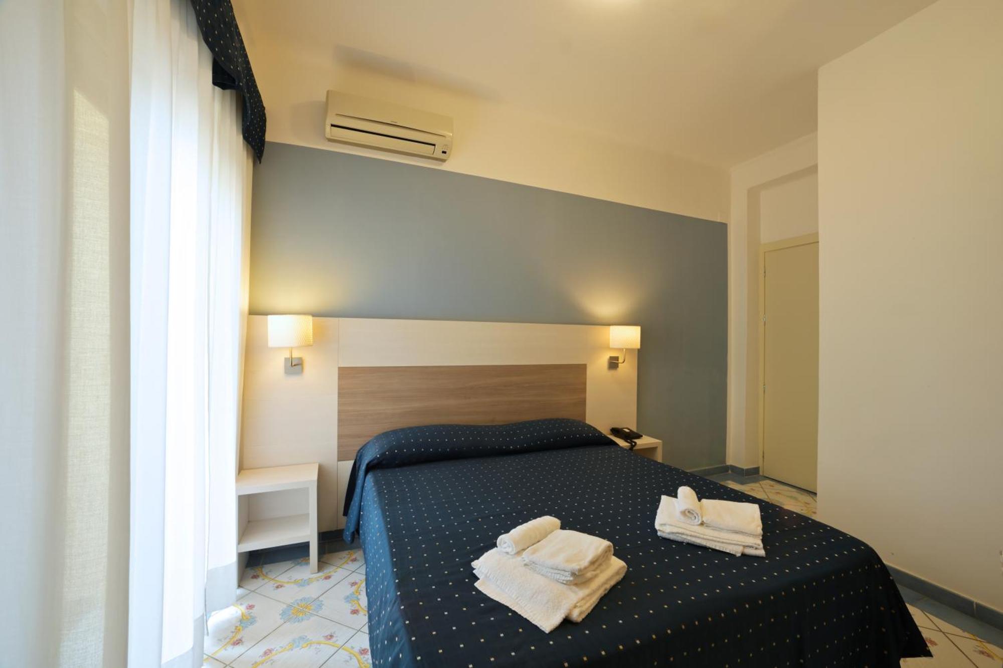 Hotel Delfino Лайгуэлья Экстерьер фото