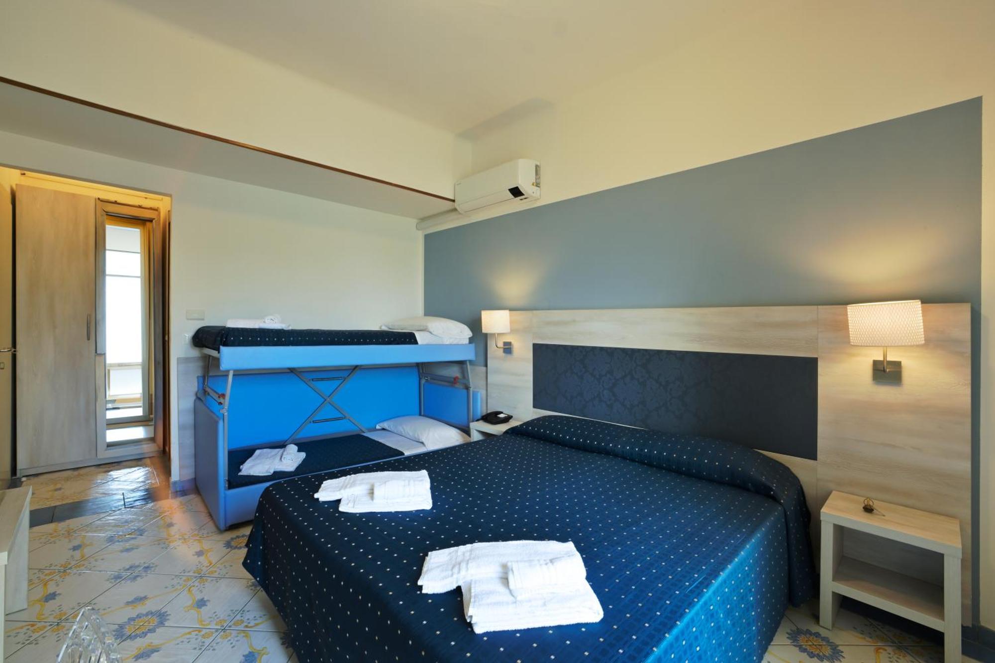 Hotel Delfino Лайгуэлья Экстерьер фото