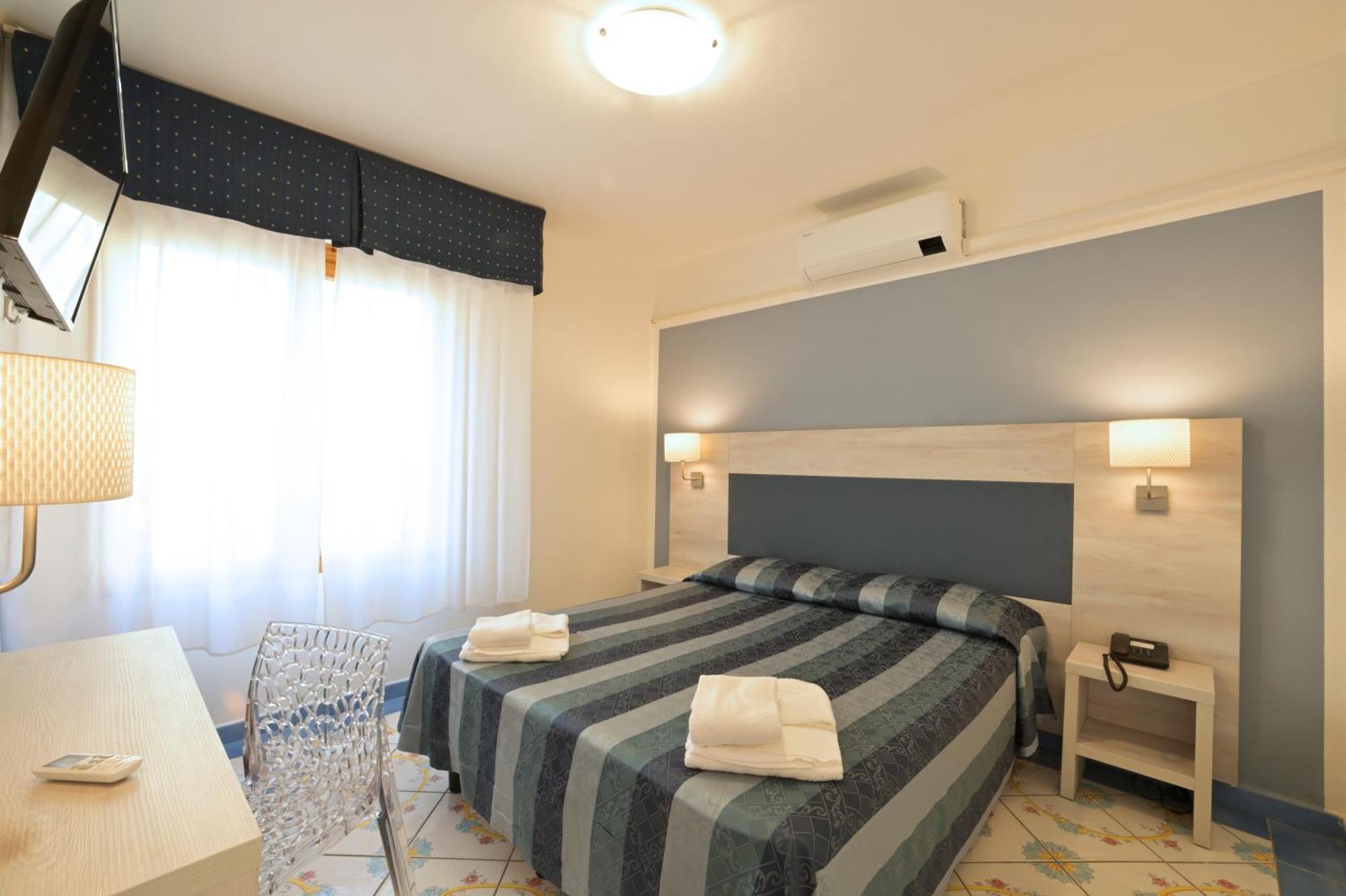 Hotel Delfino Лайгуэлья Экстерьер фото
