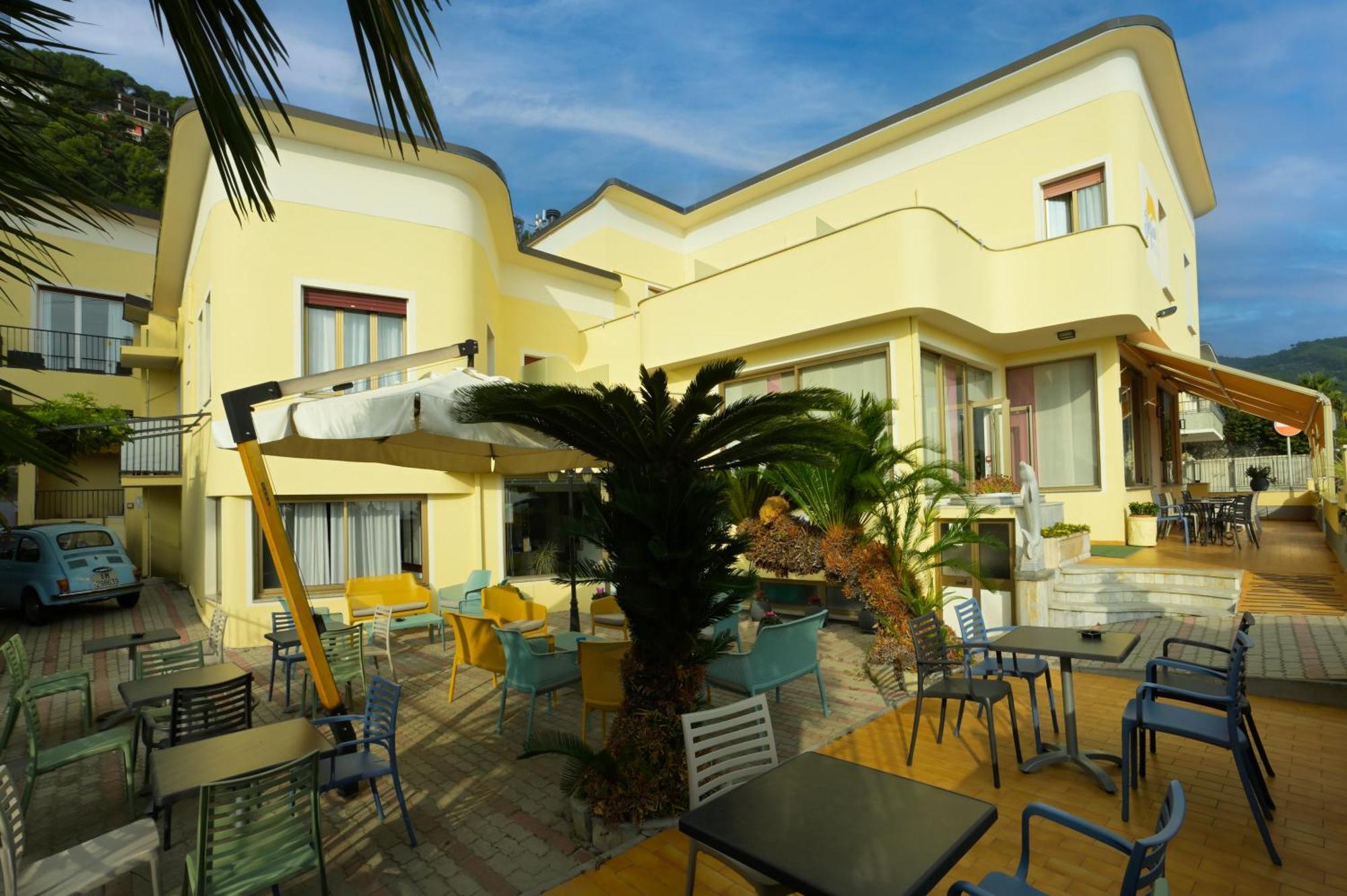 Hotel Delfino Лайгуэлья Экстерьер фото